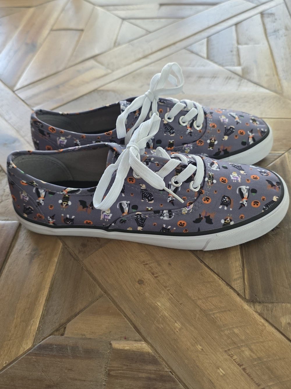 Women's Halloween Pet Sneakers, 8 - Picture 4 of 9